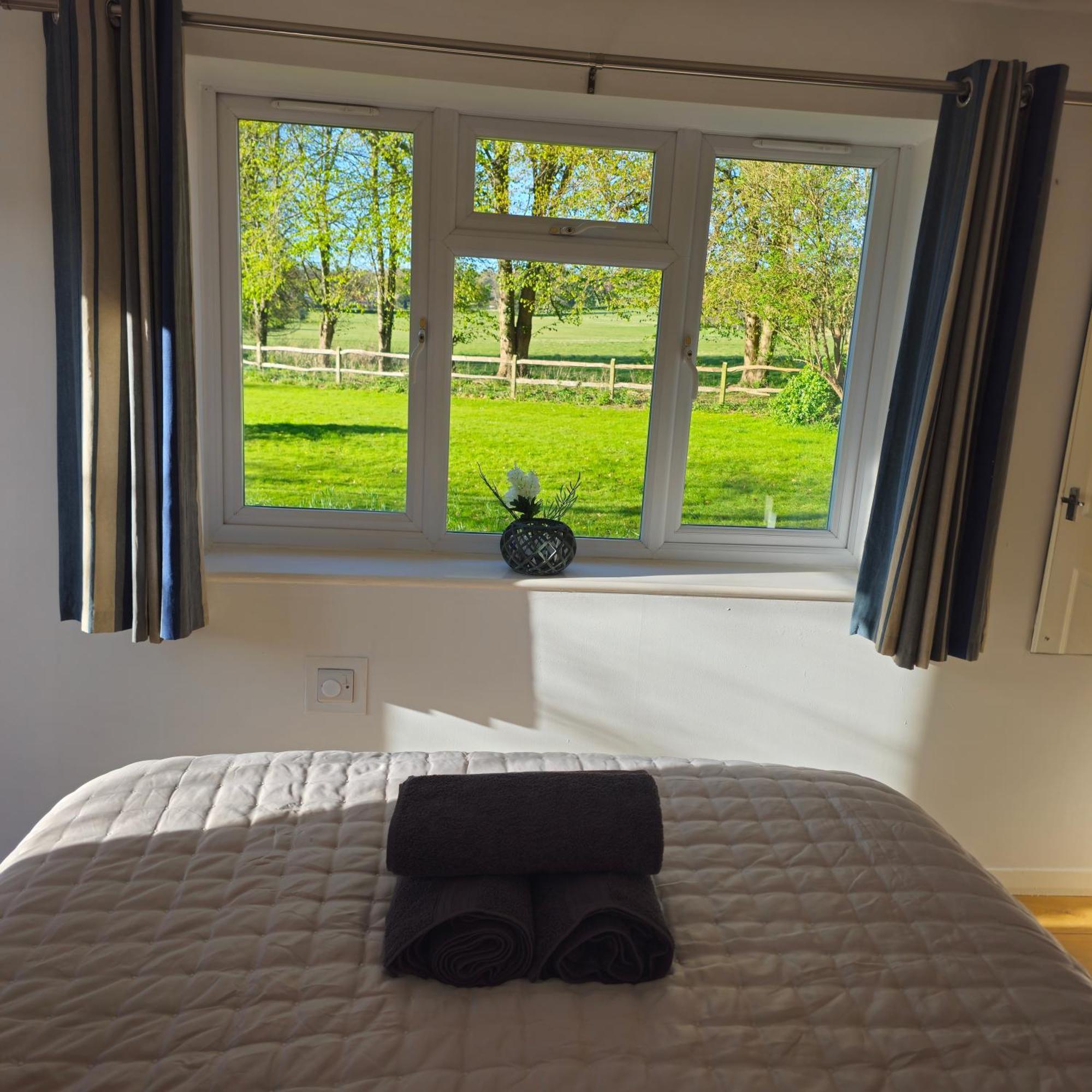 Grandwood House Lodges Chichester Exterior foto